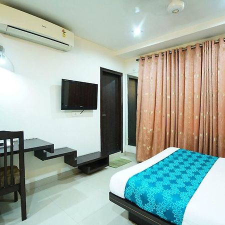 Hotel Aarya Inn Rāipur Exterior foto